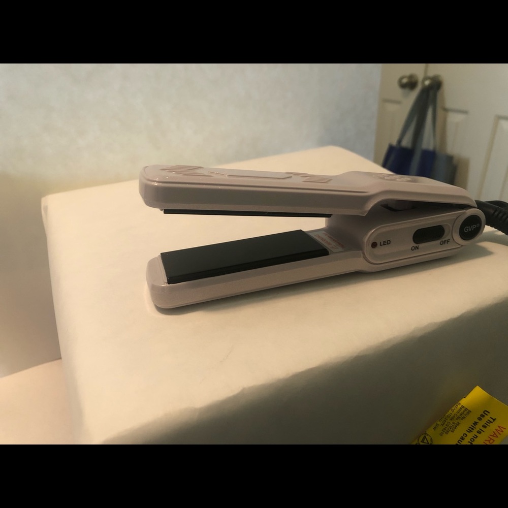 Brand New GVP Mini Flat Iron Travel Iron 1 1/2 in.